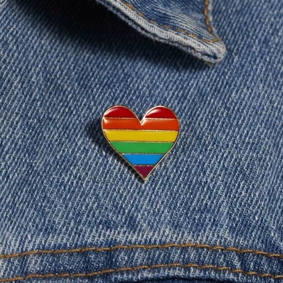 💰2/$12💰NEW•Heart Shaped Rainbow Pride pin - Picture 4 of 5